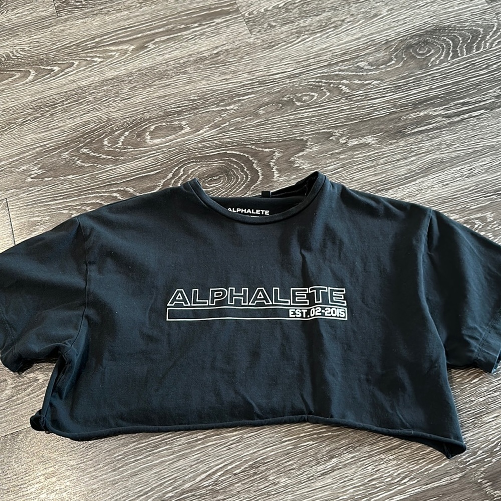 Alphalete Cropped Top